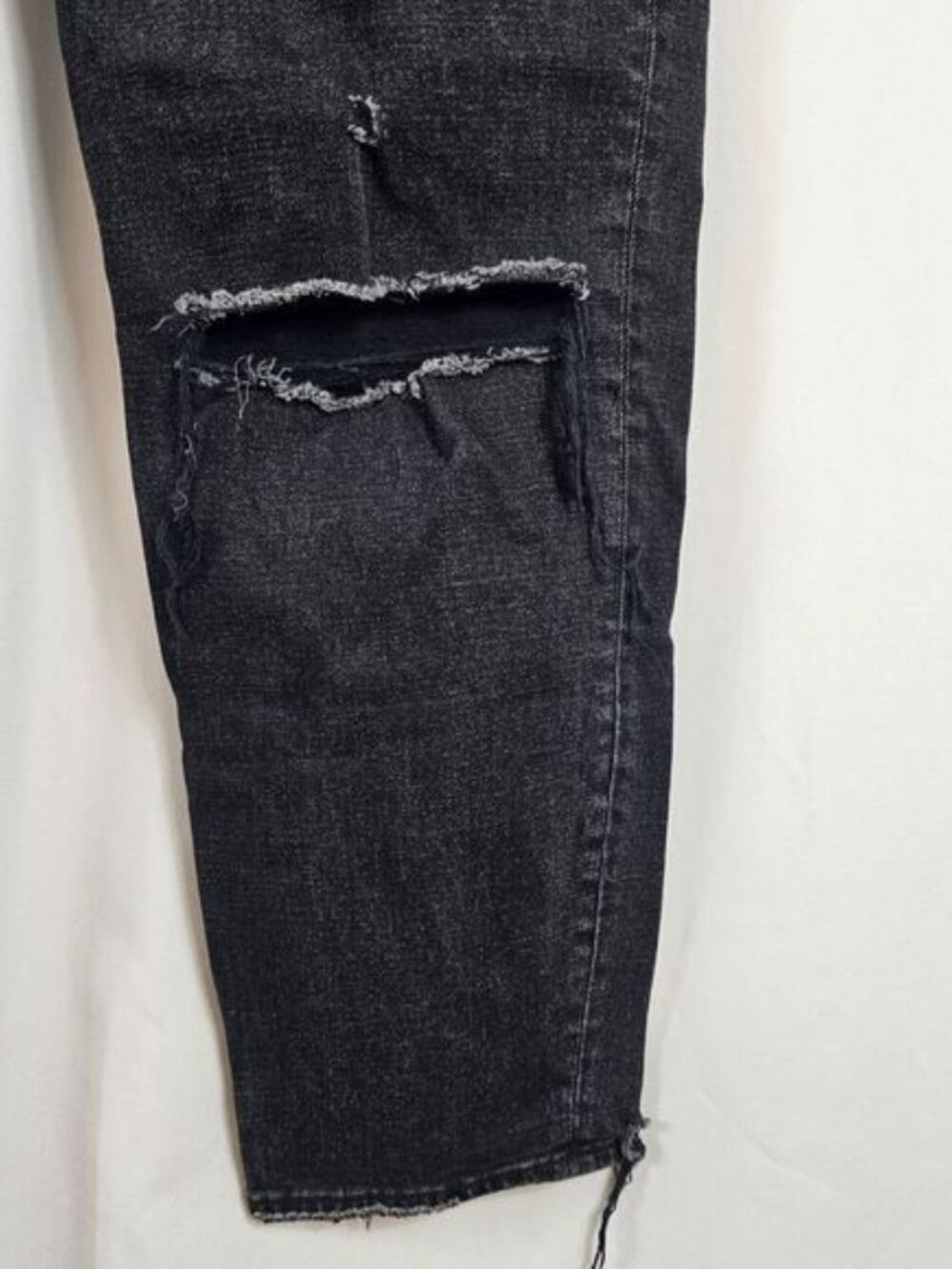 Abercrombie & Fitch The Mom High Rise Jean In Black - Size 14L - Picture 5 of 10